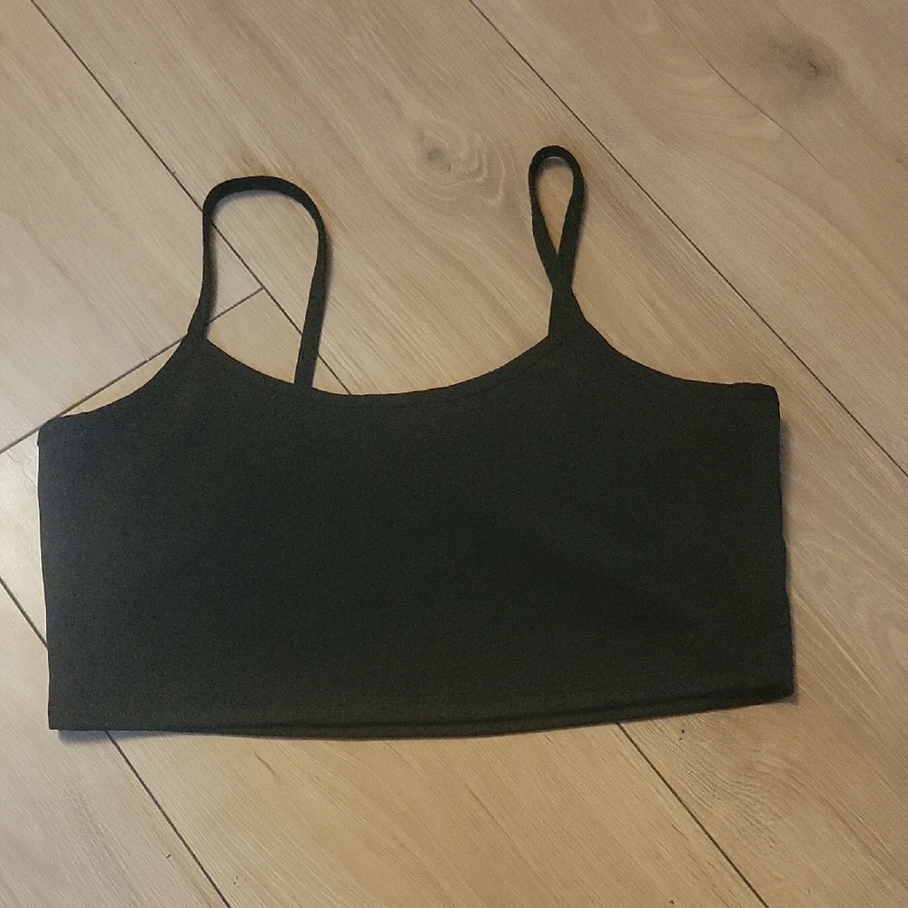 SHEIN Elegant Black Crop Top
